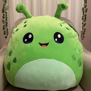 Squishmallows Finn alien